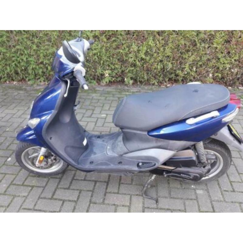 Tk yamaha neos 4t scooter geel kenteken