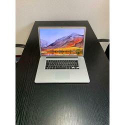 Macbook Pro 17" - i7 2.2 GHZ, 8 GB DDR, 750 GB SSD,