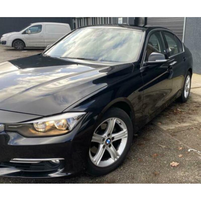 BMW 3-Serie 2.0IX 320 135KW Aut8 (f30) 2012 Zwart