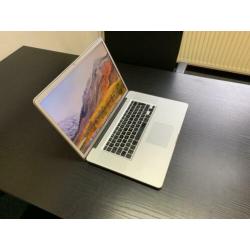 Macbook Pro 17" - i7 2.2 GHZ, 8 GB DDR, 750 GB SSD,