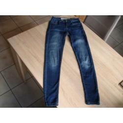 Skinny jeans maat XS.