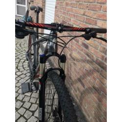 Specialized Stumpjumper carbon M