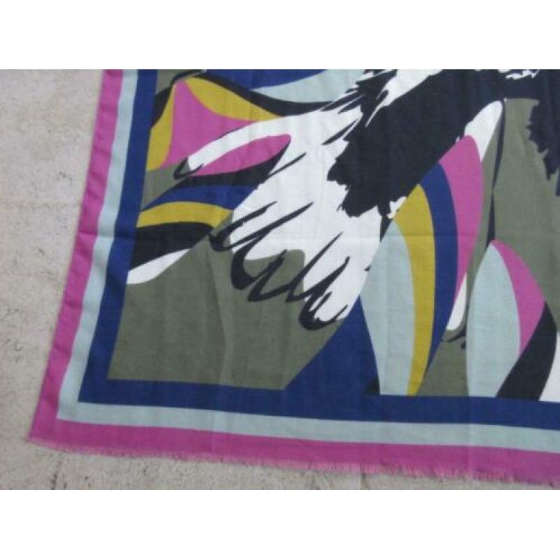 Xandres shawl sjaal roofvogel afmetingen: 178 x 88 cm.