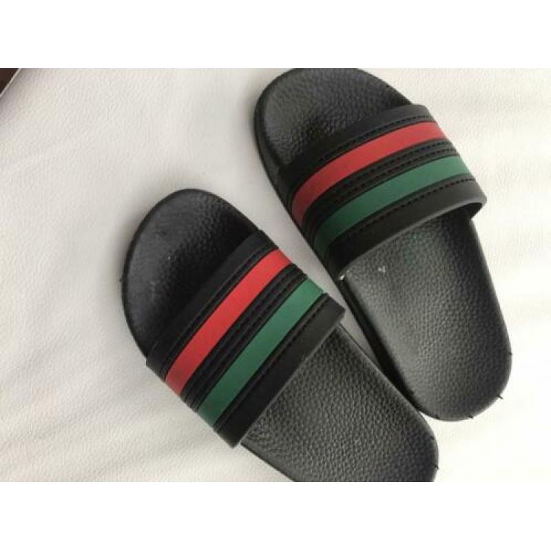 Gucci slippers maat 29 valt als 27/28 Zgan