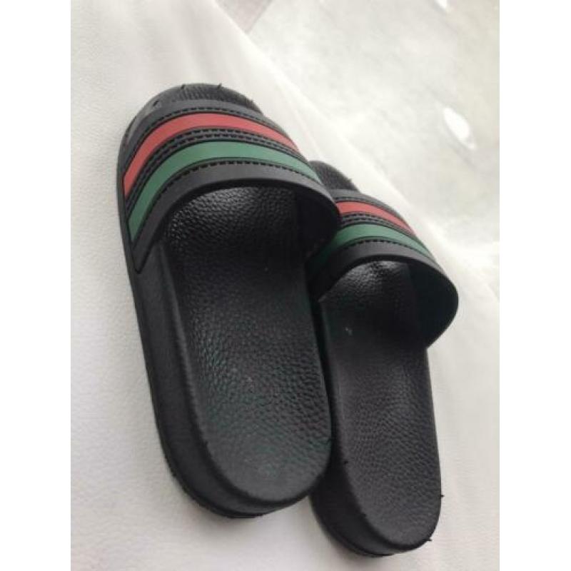 Gucci slippers maat 29 valt als 27/28 Zgan