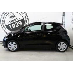 Toyota Aygo 1.0 VVT-i x-play ACHTERUITRIJCAMERA AIRCO MISTLA