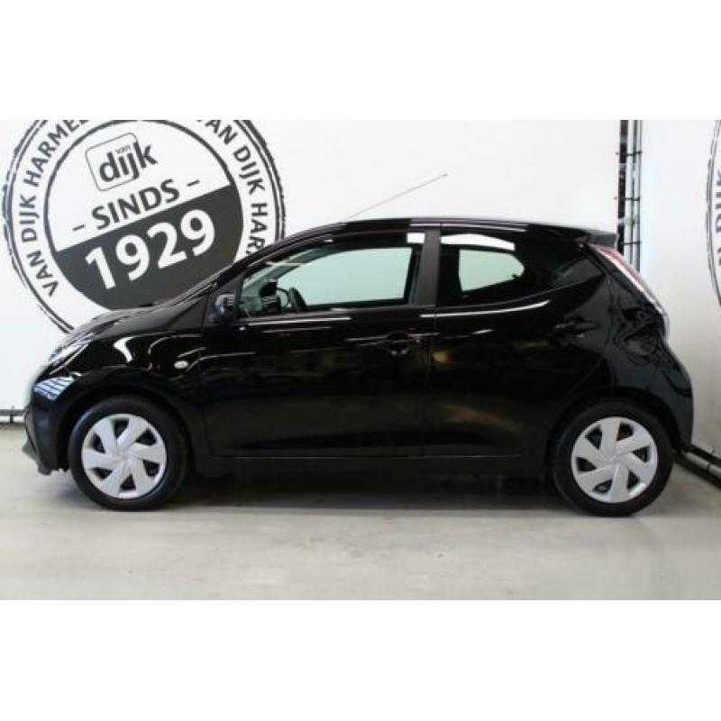 Toyota Aygo 1.0 VVT-i x-play ACHTERUITRIJCAMERA AIRCO MISTLA