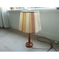 Tafellamp (schemerlamp) met antieke houten voet