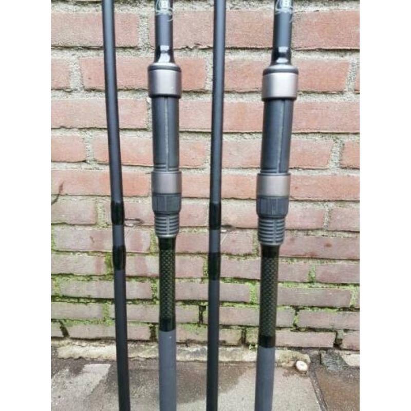 2x B-carp Power Grip 12ft 2.75lb in nieuwstaat