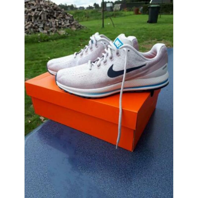 Te koop dames sportschoenen (NIKE)