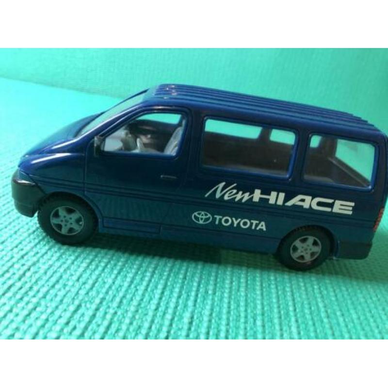 Toyota Hi-ace. Toyota “spaarbus” promo