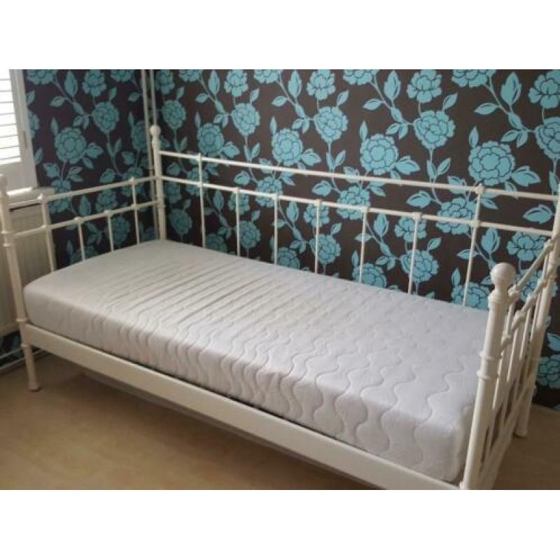 Tromsnes metalen bed wit van Ikea 90x200