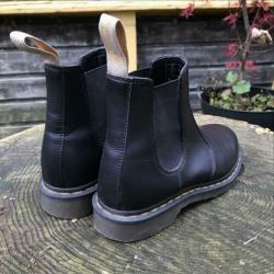 Dr Martens Vegan 43