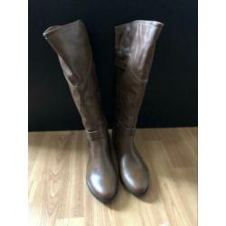 Steve madden laars maat 37