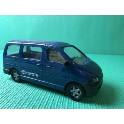 Toyota Hi-ace. Toyota “spaarbus” promo