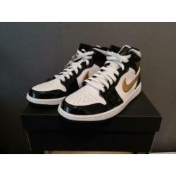 Jordan 1 Mid Patent Black 44