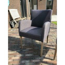 tafel met of zonder stoelen