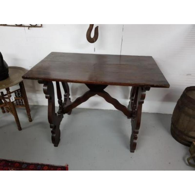 Antiek Spaanse Tafel 18e/19e eeuw,€495,-.