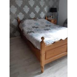 Oud grenen bed 140x200cm