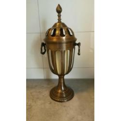 Bronzen windlicht hoogte 46 cm.