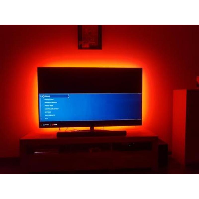 LG 65SK8500PLA Super UHD 2018 TV met Philips Hue Lightstrips