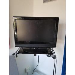 LCD TV / DVD 15.6 inch + wand tv steun.