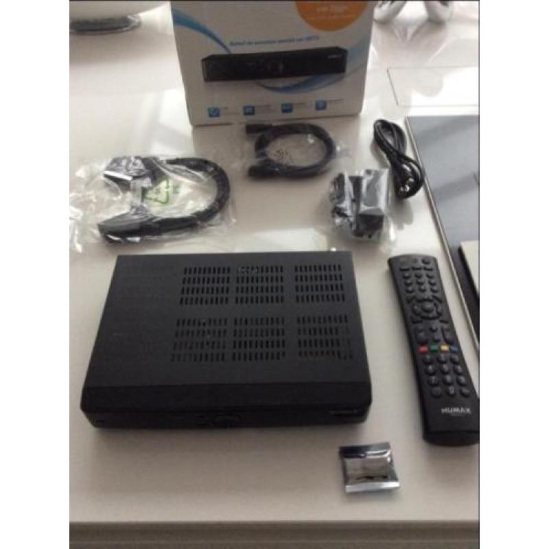 Humax 5300c decoder in doos met alles erbij HDMI etc