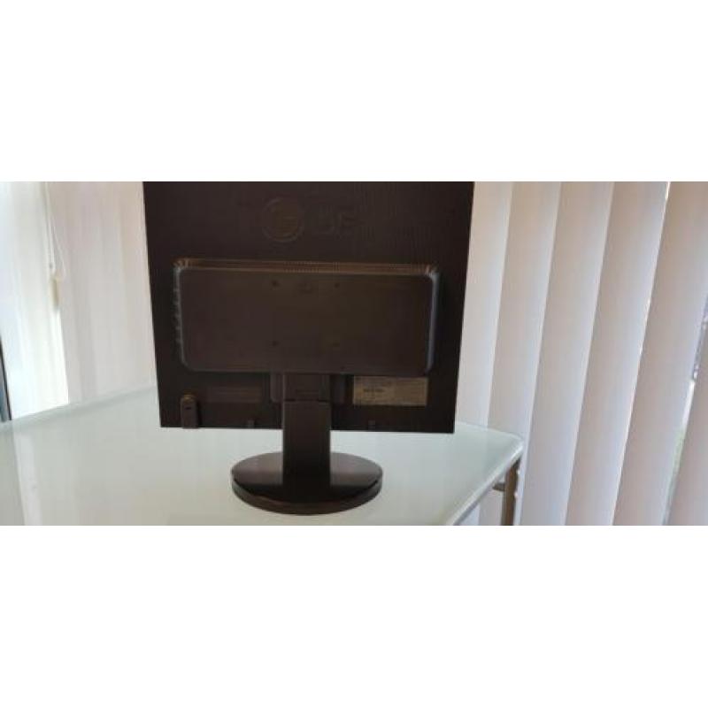 LG Flattron L1953TR Monitor 19inch