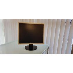 LG Flattron L1953TR Monitor 19inch