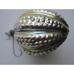 Antieke Vintage Kerstbal oude zilver gekleurde Lampion noot