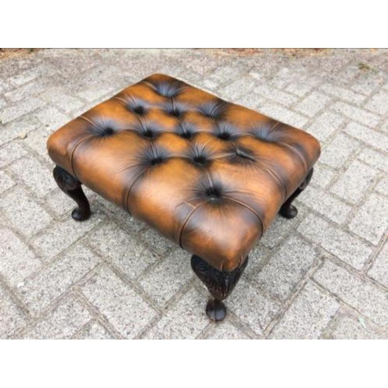 Chesterfield & schapenleren hockers verkrijgbaar va. €65,-