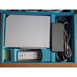 NU VOOR 100 EURO! Nintendo Wii + spellen + extra controllers