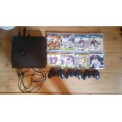 Playstation 3 met 3 controllers, 8 games en headset oortje