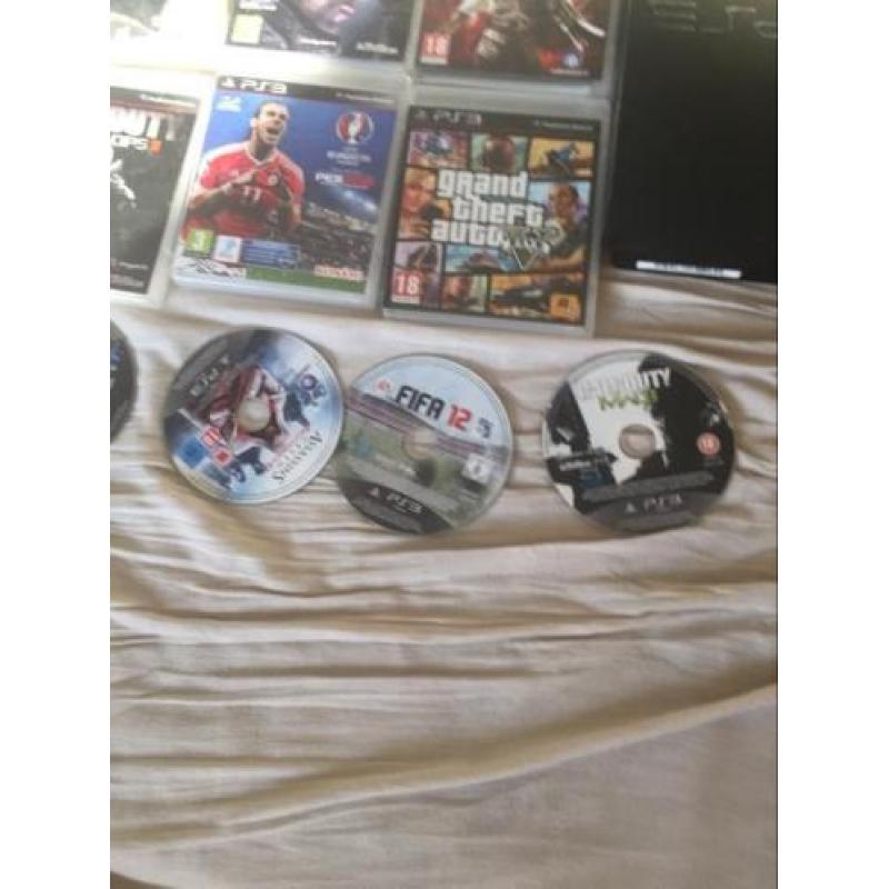 Ps3 met 2controllers en 16games